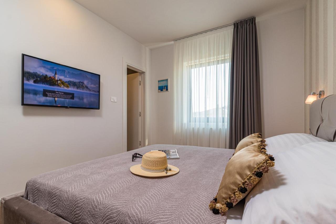 Casa Rovigno Hotel ภายนอก รูปภาพ